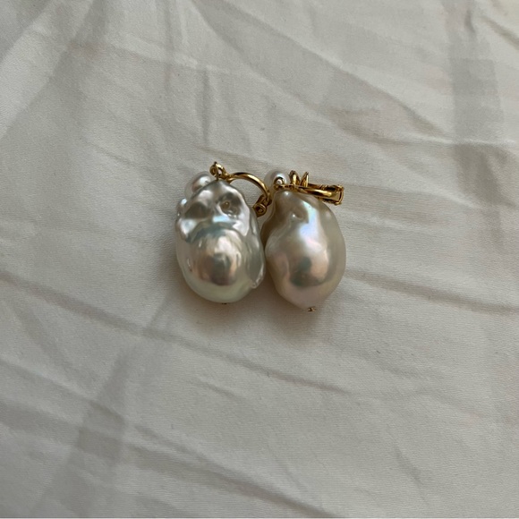 Gemma Alus real baroque pearls clip on earrings - Picture 8 of 14